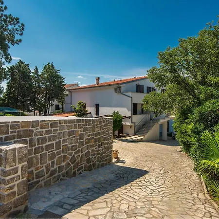 1 Bedroom Front In Krk
