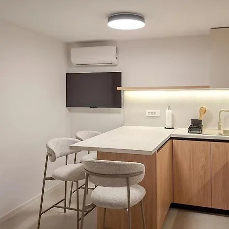 1 Bedroom Front In Krk Appartement *