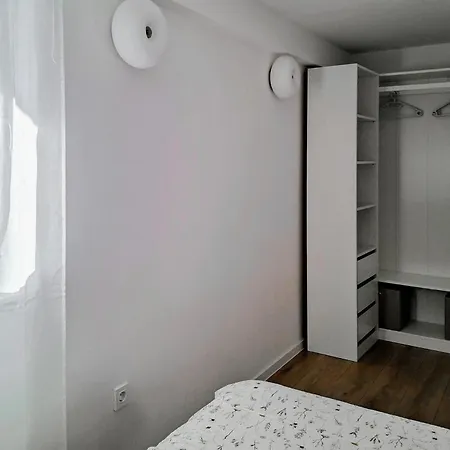 1 Bedroom Front In Krk *