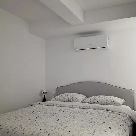 Appartement 1 Bedroom Front In Krk *